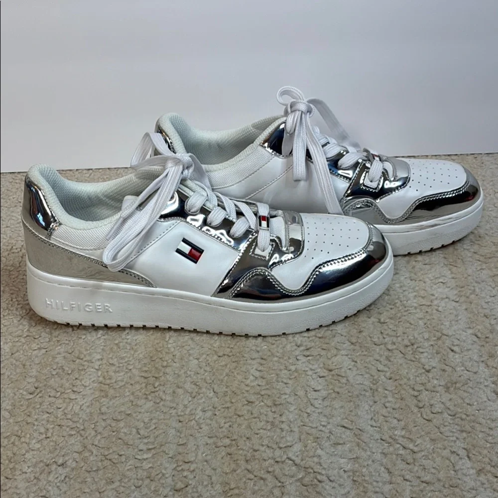 Tommy Hilfiger Women's Twigye Lace-Up White and Silver Sneakers